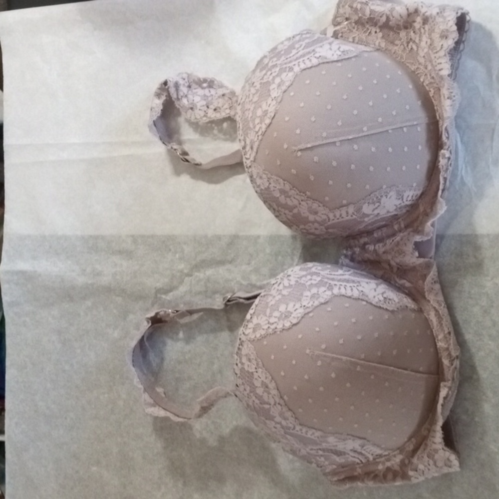 Victoria Secret Lace Dream Angels Lined Demi 34DD *READ*